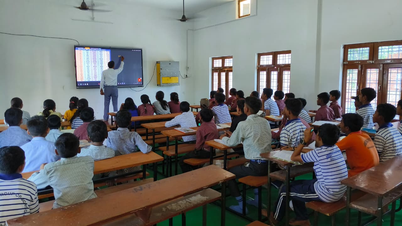 विद्यालय की स्मार्ट क्लास