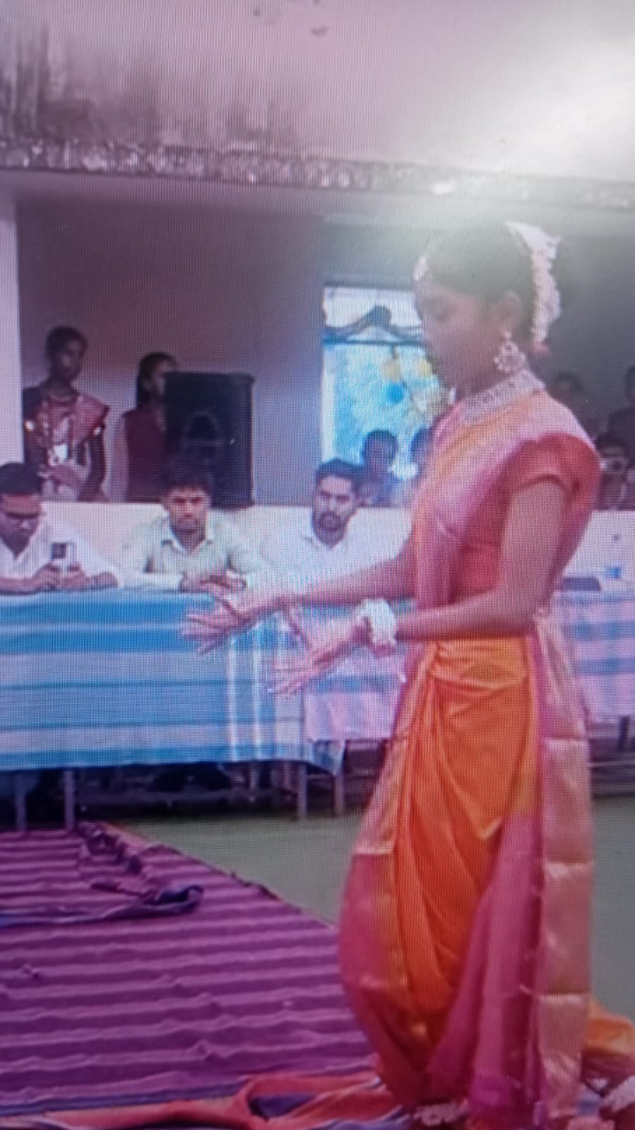 10th की बालिका करमनंदनी की शानदार प्रस्तुति..